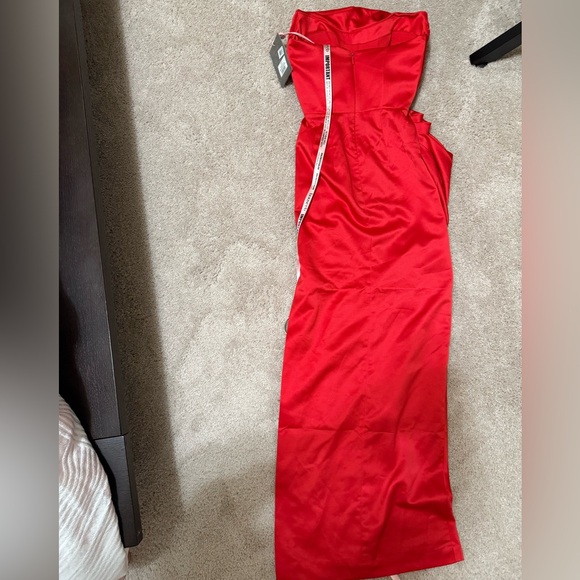 House of CB Adrienne Dress in Red - Picture 5 of 8